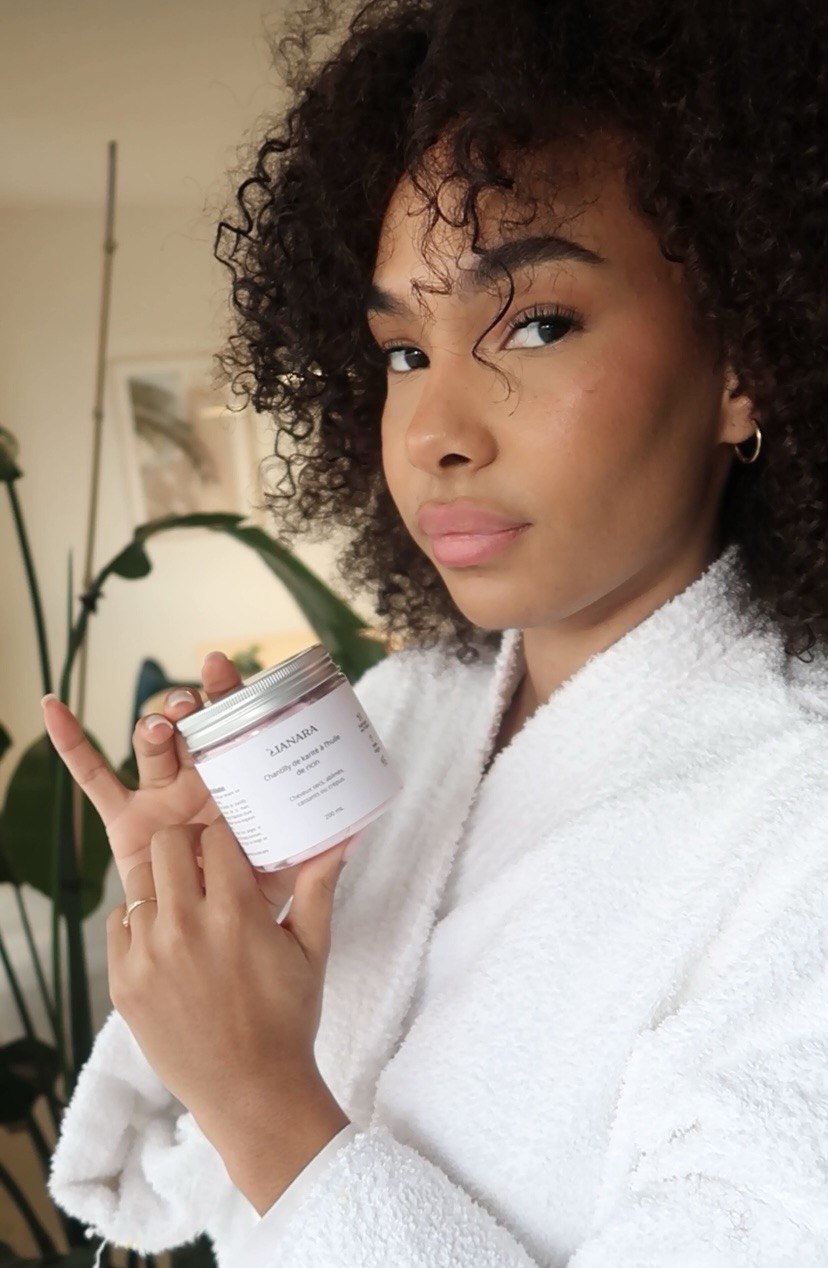 Chantilly de karité à l'huile de ricin Lianara, soin vegan pour cheveux bouclés, frisés et crépus