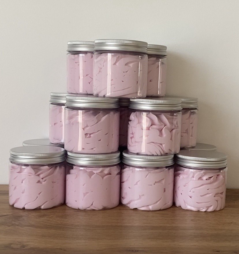 Pots de chantilly capillaire rose Lianara pour cheveux bouclés