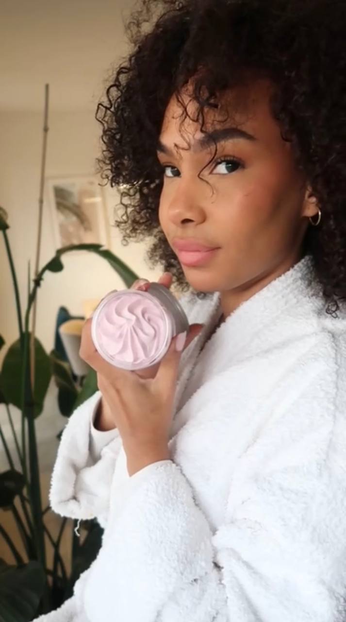 Avis vidéo d'une cliente sur la chantilly capillaire Lianara